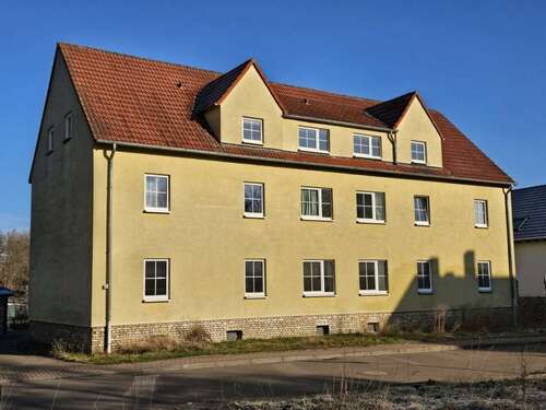 Foto - Wohnung zum Mieten in Braunsbedra 328,00 € 54.61 m²