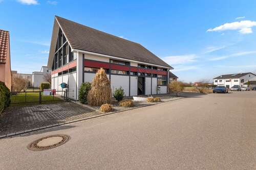 Foto - Haus zum Kaufen in Neutraubling 1.080.000,00 € 203 m²