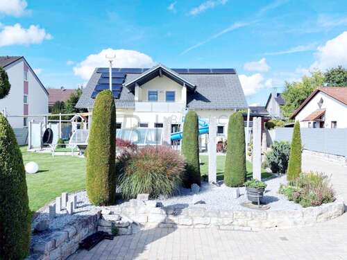 Foto - Haus zum Kaufen in Bernstadt 1.099.000,00 € 217.66 m²