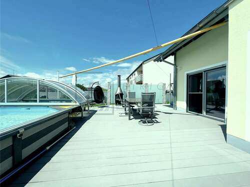 Foto - Haus zum Kaufen in Bernstadt 1.099.000,00 € 217.66 m²