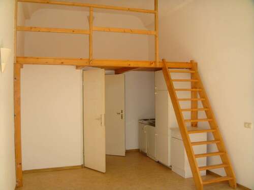 Foto - Wohnung zum Mieten in Halle 280,00 € 25 m²