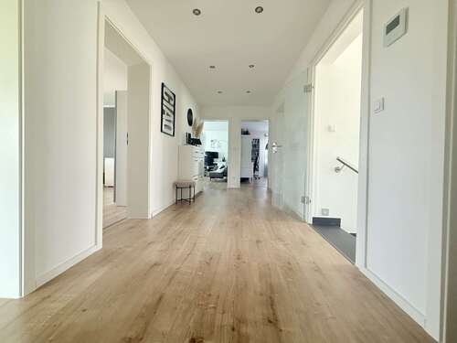 Foto - Haus zum Kaufen in Langenselbold 969.000,00 € 250 m²