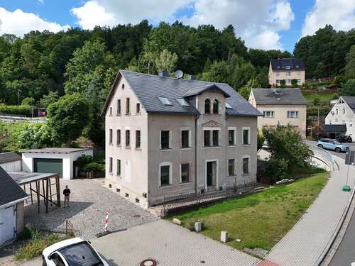 Foto - Haus zum Kaufen in Burkhardtsdorf 249.000,00 € 259 m²