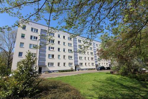 Foto - Wohnung zum Mieten in Halle (Saale) 365,00 € 60.71 m²