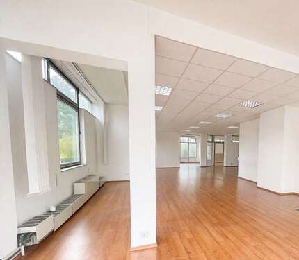 Foto - Büro in Fellbach 2.390,00 € 266 m²
