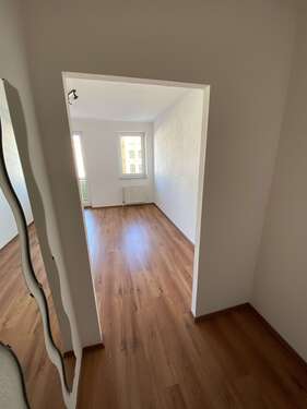 Foto - Wohnung zum Mieten in Magdeburg 240,00 € 24.28 m²