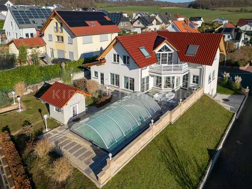 Foto - Haus zum Kaufen in Grävenwiesbach 895.000,00 € 200 m²