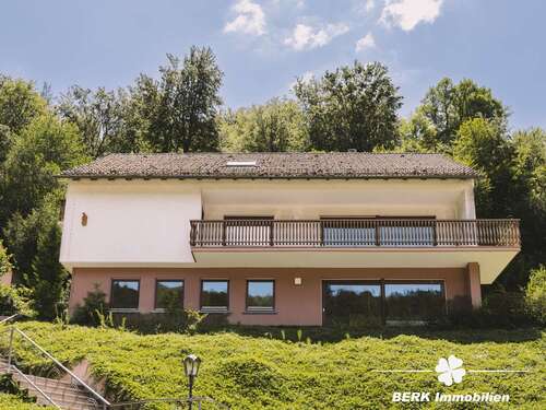 Foto - Haus zum Kaufen in Waldaschaff 549.000,00 € 295 m²