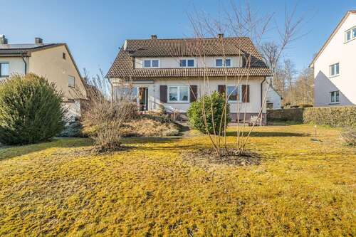 Foto - Haus zum Kaufen in Wolfschlugen 570.000,00 € 155 m²