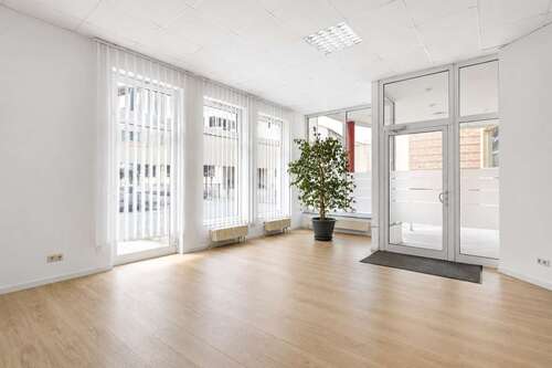 Foto - Einzelhandel in Halle 850,00 € 96 m²