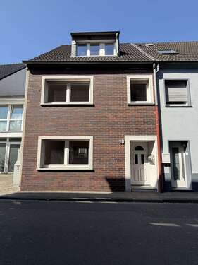 Foto - Haus zum Kaufen in Krefeld-Hüls 285.000,00 € 129 m²