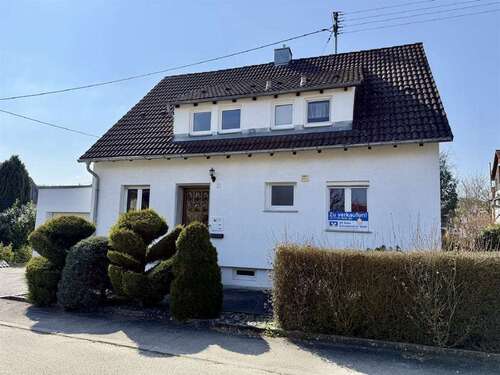 Foto - Haus zum Kaufen in Allmersbach im Tal 459.000,00 € 136 m²