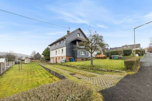 Foto - Haus zum Kaufen in Burbach 259.000,00 € 204 m²