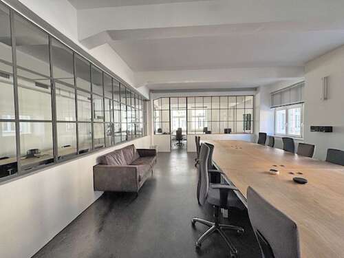 Foto - Büro in München 5.385,60 € 244.8 m²