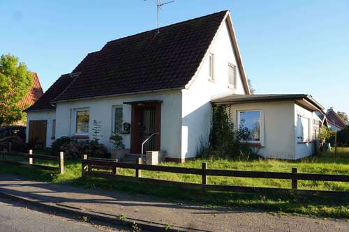 Foto - Haus zum Kaufen in Neuhaus 129.000,00 € 126.93 m²