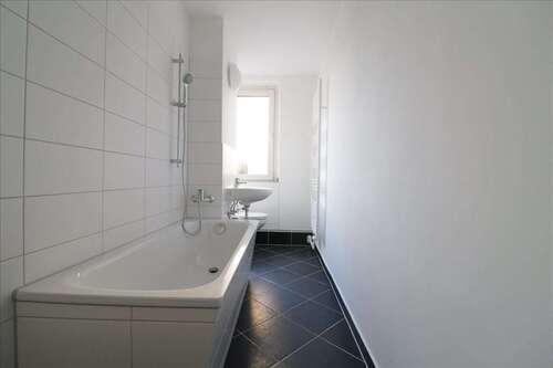 Foto - Wohnung zum Mieten in Magdeburg 296,73 € 51.16 m²