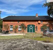 Haus zum Kaufen in Bergenhusen 295.000,00 € 300 m²
