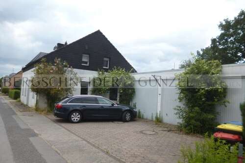 Foto - Haus zum Kaufen in Krefeld 225.000,00 € 174 m²