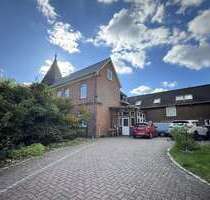 Haus zum Kaufen in Cadenberge 279.000,00 € 308.2 m²