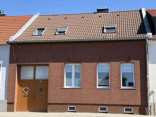 Foto - Haus zum Kaufen in Aken 75.000,00 € 100 m²