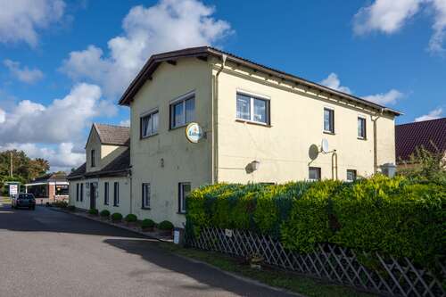 Foto - Haus zum Kaufen in Burow 48.000,00 € 135 m²