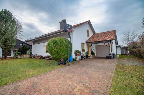 Foto - Haus zum Kaufen in Surheim 650.000,00 € 145 m²