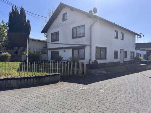 Foto - Haus zum Kaufen in Neustadt (Wied) 349.000,00 € 366 m²