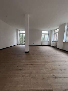 Foto - Wohnung zum Mieten in Zwickau 215,00 € 42.48 m²