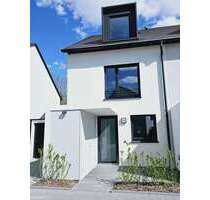Haus zum Mieten in Oranienburg 1.980,00 € 145 m²