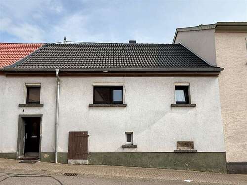 Foto - Haus zum Kaufen in Illingen , Saar 75.000,00 € 90 m²