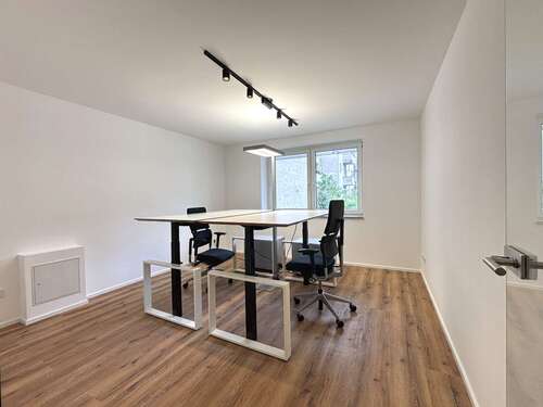 Foto - Büro in Köln 850,00 € 30 m² - 850,00&nbsp;EUR Kaltmiete, ca.&nbsp; 30,00&nbsp;m&sup2;