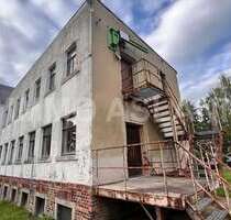Halle in Limbach-Oberfrohna 200,00 € 300 m²