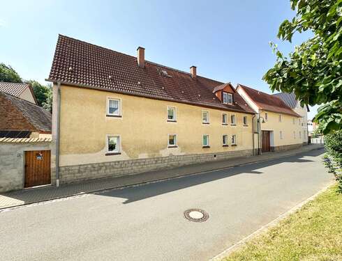 Foto - Haus zum Kaufen in Weißenfels 80.000,00 € 210 m²