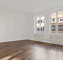 Wohnung zum Mieten in Halle 1.340,00 € 158 m²