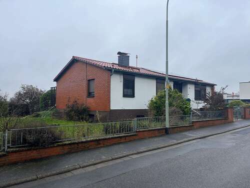 Foto - Haus zum Mieten in Karben 1.750,00 € 150 m²