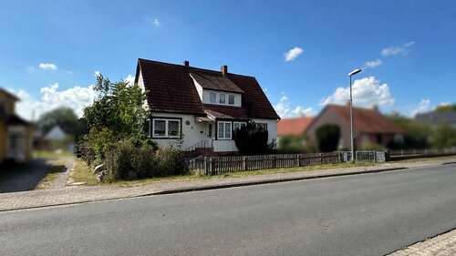 Foto - Haus zum Kaufen in Beedenbostel 167.000,00 € 150 m²