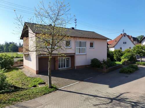 Foto - Haus zum Kaufen in Lohnsfeld 298.000,00 € 155 m²