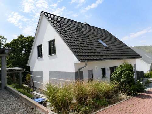 Foto - Haus zum Kaufen in Weilrod 650.000,00 € 148 m²