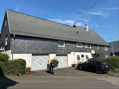 Foto - Haus zum Kaufen in Weitefeld 179.000,00 € 233.64 m²