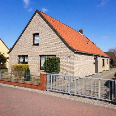 Foto - Haus zum Kaufen in Hemmoor 149.900,00 € 103.18 m²