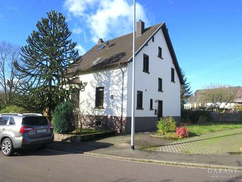 Foto - Haus zum Kaufen in Homburg 345.000,00 € 180 m²