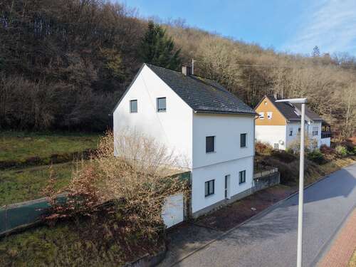 Foto - Haus zum Kaufen in Niederbrombach 190.000,00 € 140 m²