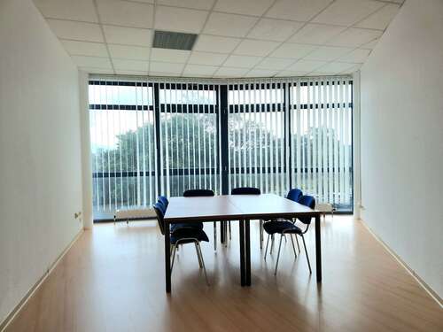 Foto - Büro in Rodgau 930,00 € 100 m² - 930,00 EUR Kaltmiete, ca.  100,00 m²