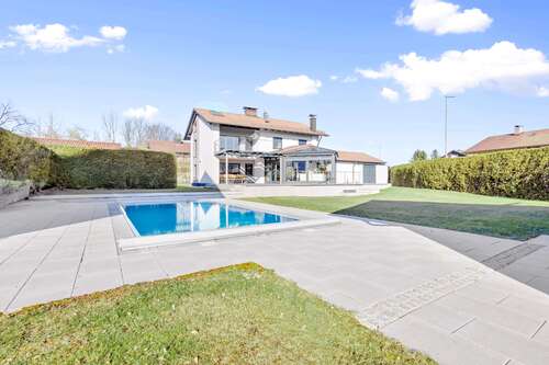 Foto - Haus zum Kaufen in Surheim 1.499.000,00 € 176 m²