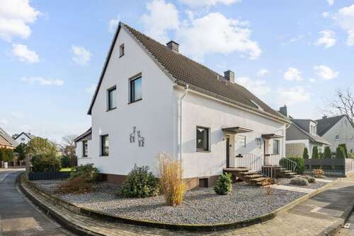 Foto - Haus zum Kaufen in Ratingen-Tiefenbroich 729.000,00 € 240 m²