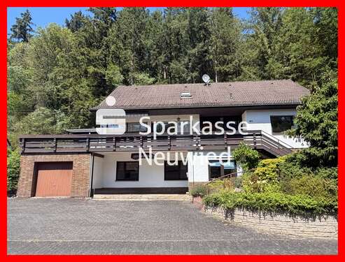 Foto - Haus zum Kaufen in Niederbreitbach 298.000,00 € 297 m²