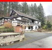 Haus zum Kaufen in Niederbreitbach 310.000,00 € 297 m²