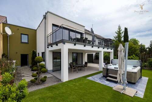 Foto - Haus zum Kaufen in Helmstadt 879.000,00 € 253.18 m²