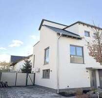 Haus zum Mieten in Büttelborn 2.600,00 € 202 m²