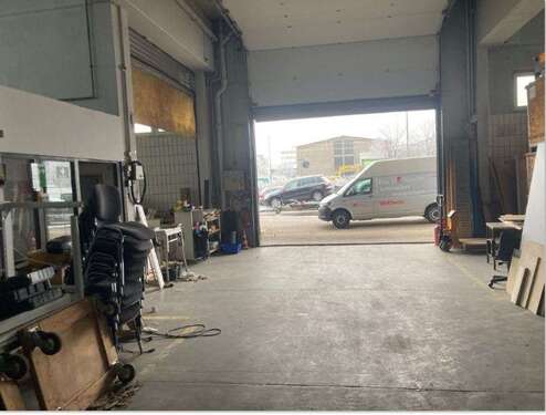 Foto - Halle in Fellbach 2.400,00 € 300 m²